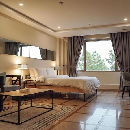 Roomy Signature Hotel, イスラマバード エクステリア 写真